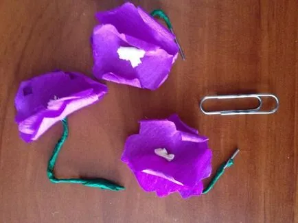 Виолетови от гофрирана хартия - моят живот