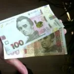 Cum de a distinge adevăratul de fals moneda de 100 de dolari - portalul bancar