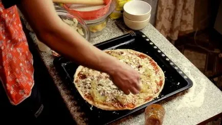 Cum de a face pizza la cuptor la reteta acasă pentru o pizza delicioasă cu propriile sale mâini