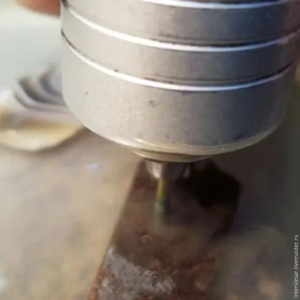Hogyan készítsünk egy lyukat kő