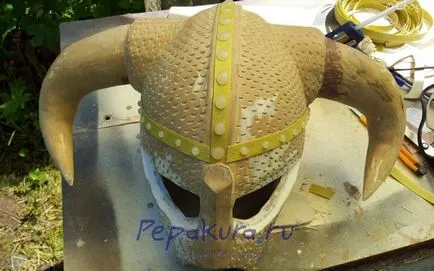 Hogyan készítsünk saját kezét Dragonborn sisak, pepakura