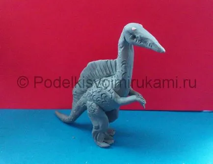 Cum orb Spinosaurus din plastilină