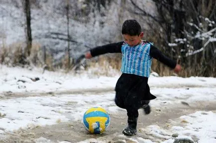 Lionel Messi találkozik az 5 éves afgán fiú