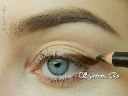 Make-up Smokey Eyes cu nuanțe de bronz pentru ochi albastru tutorial cu fotografii