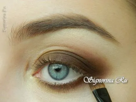 Make-up Smokey Eyes cu nuanțe de bronz pentru ochi albastru tutorial cu fotografii