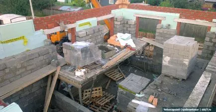 Bélés a falak, a ház könnyű összesített beton blokkok