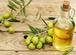 Olive ползи и вреди на петрола, тъй като продуктът се използва за коса