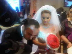 A szaftos részleteket az esküvő énekes Hatira Islam - frissítve