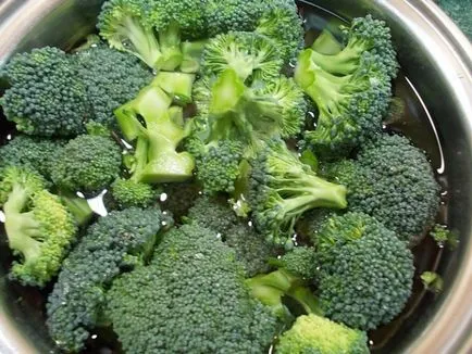 Pürésítse a brokkoli püré recept gyerekeknek és felnőtteknek - főzési módokat brokkoli burgonyapürével