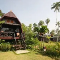 Dau în chirie un bungalou în Bali de mare, pe
