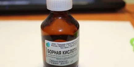 Acid boric pentru acnee - utilizarea de remedii populare pentru pielea feței în casa de cosmetologie
