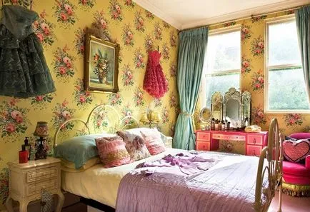 Спалня в романтичен стил - интериорен дизайн снимка