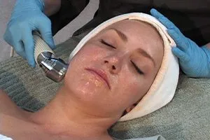 Phonophoresis în tehnicile de cosmetică de utilizare a acestuia, ceea ce poate fi realizat, foto și video