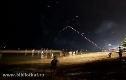 Лой Krathong фестивал (Loi kratong)