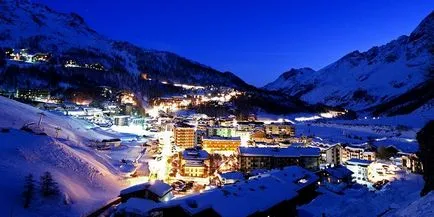 Ски курорт на Червиния в Италия верига проследява цените на ски картите и хотели през 2017 г.