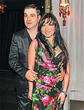 Hogyan változtassuk meg a stílus felesége Garik Martirosyan (a képen)