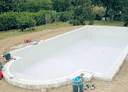 Construcția de piscine din beton și blocuri de polistiren cu mâinile pentru a da