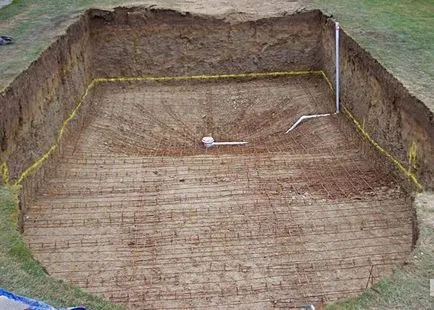 Építése beton medencék és polisztirolblokkok kezét, hogy