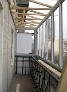 Как да се изолират покрива от вътре балкона