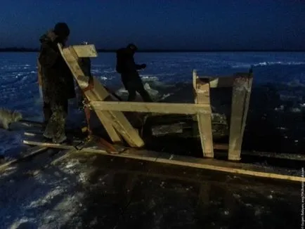 Как да получите най-SUV, падна през леда (14 снимки) - triniksi