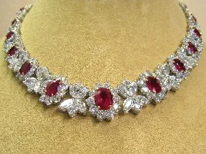 Ruby камък от знака на зодиака, характеристики, заинтересовани от