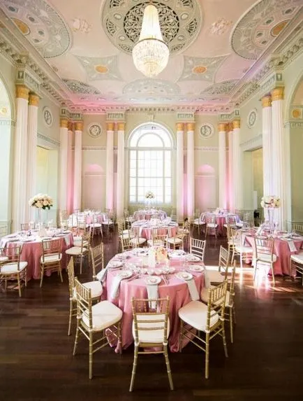 Esküvői rózsaszín-arany színű - a gyengédség és arisztokratikus