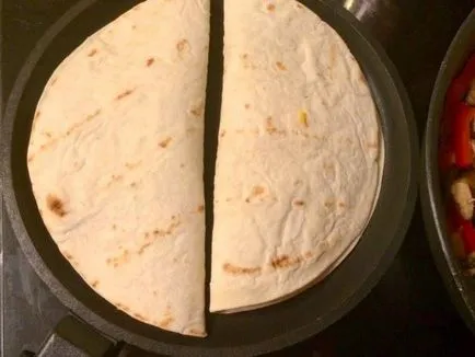 Quesadilla cu carne de pui si ciuperci - un pas cu pas reteta cu fotografii de pe