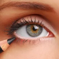 Eyeshadow Brown cum să le folosească