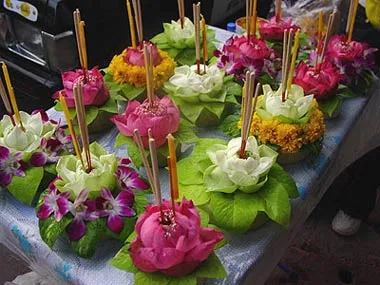 Loy Krathong este una dintre cele mai frumoase și pochetaemyh vacanța în Thailanda atractii Thailanda