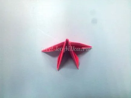 Moduláris origami rózsaszín flamingó