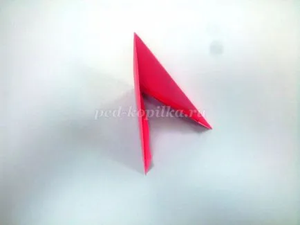 Moduláris origami rózsaszín flamingó