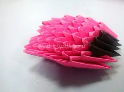 Moduláris origami rózsaszín flamingó