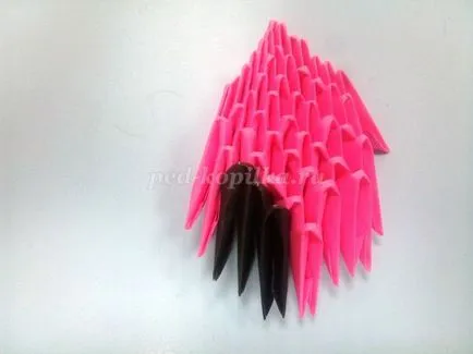 Moduláris origami rózsaszín flamingó