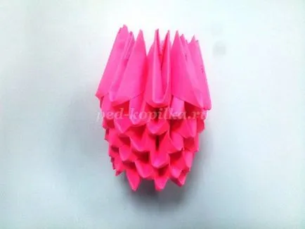 Moduláris origami rózsaszín flamingó