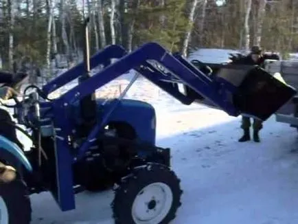 Tractor cu mâinile lor cu kun