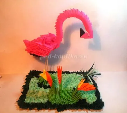 Moduláris origami rózsaszín flamingó