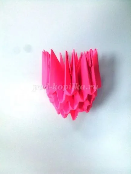 Moduláris origami rózsaszín flamingó