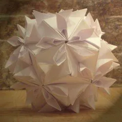 Оригами хартия Kusudama топка верига, лилия и звънци