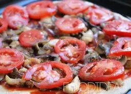 Asortate pizza - reteta de gătit cu o fotografie
