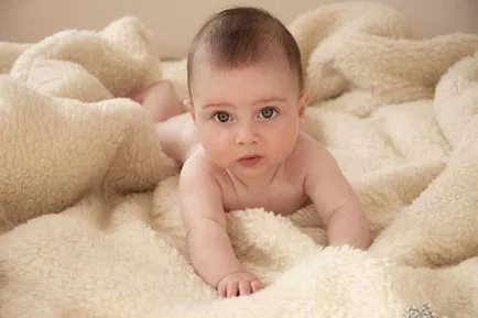 Защо новородените сини очи и защо те след това да промените цвета