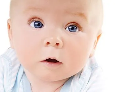 De ce ochi albaștri nou-născuți, copilul nou-născut
