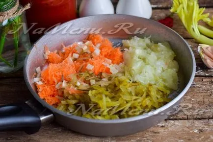 Húsmentes paradicsom leves rizs és savanyúság, recept