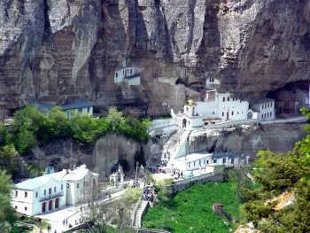 A Uspensky Cave kolostor Bakhchisarai - hogyan lehet elérni