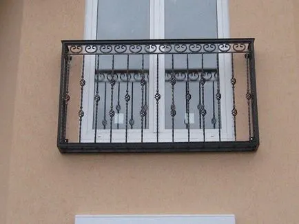 Asemănări și deosebiri între balconul din loggia