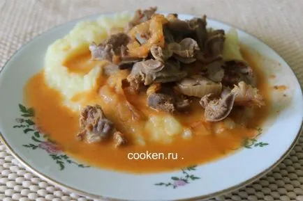 Párolt csirke kamrák - a recept egy fotó