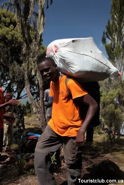 Alpinism Kilimanjaro versiune economie - recreere