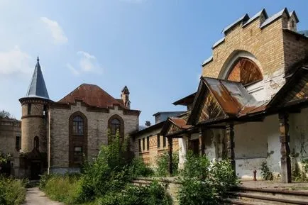 Castle Wicko в Muromtsevo - приказка в реалността, че почти загубена, по пътя на живота си