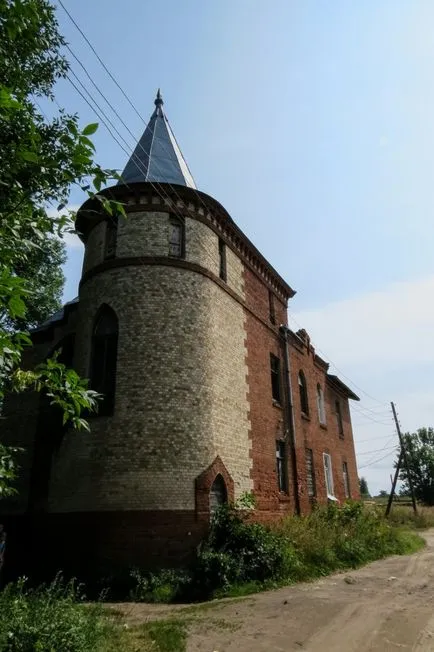 Castle Wicko в Muromtsevo - приказка в реалността, че почти загубена, по пътя на живота си