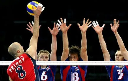 Съдийските жестове в волейбол (в снимките) с обяснения