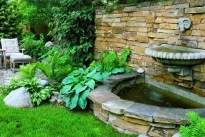 Декорирайте фонтана в градината стена със собствените си ръце